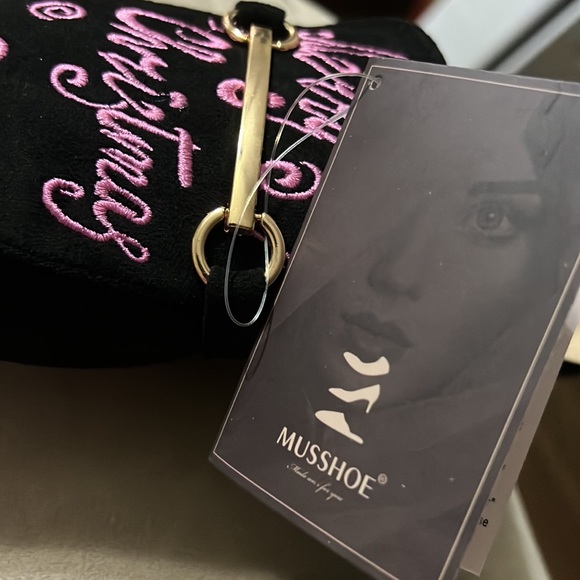 NWT MUSSHOE Merry Christmas Slip On Mules for Women Flats Black/Pink - Picture 5 of 14